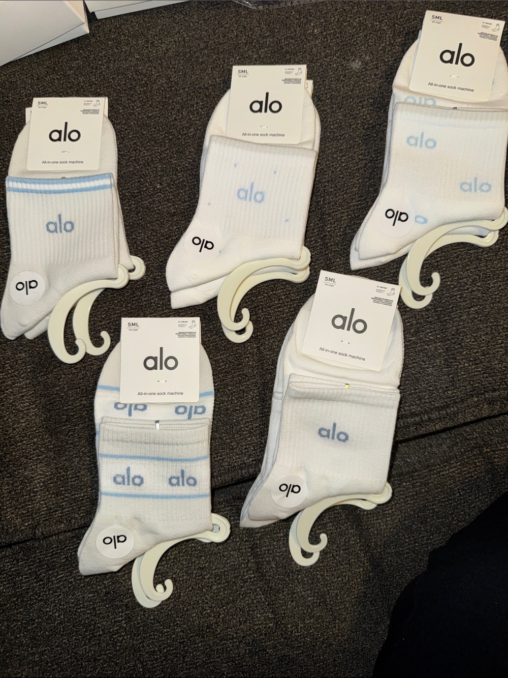 ALO Yoga Womens NWT White Socks with Light Blue Logo - 5-Pack